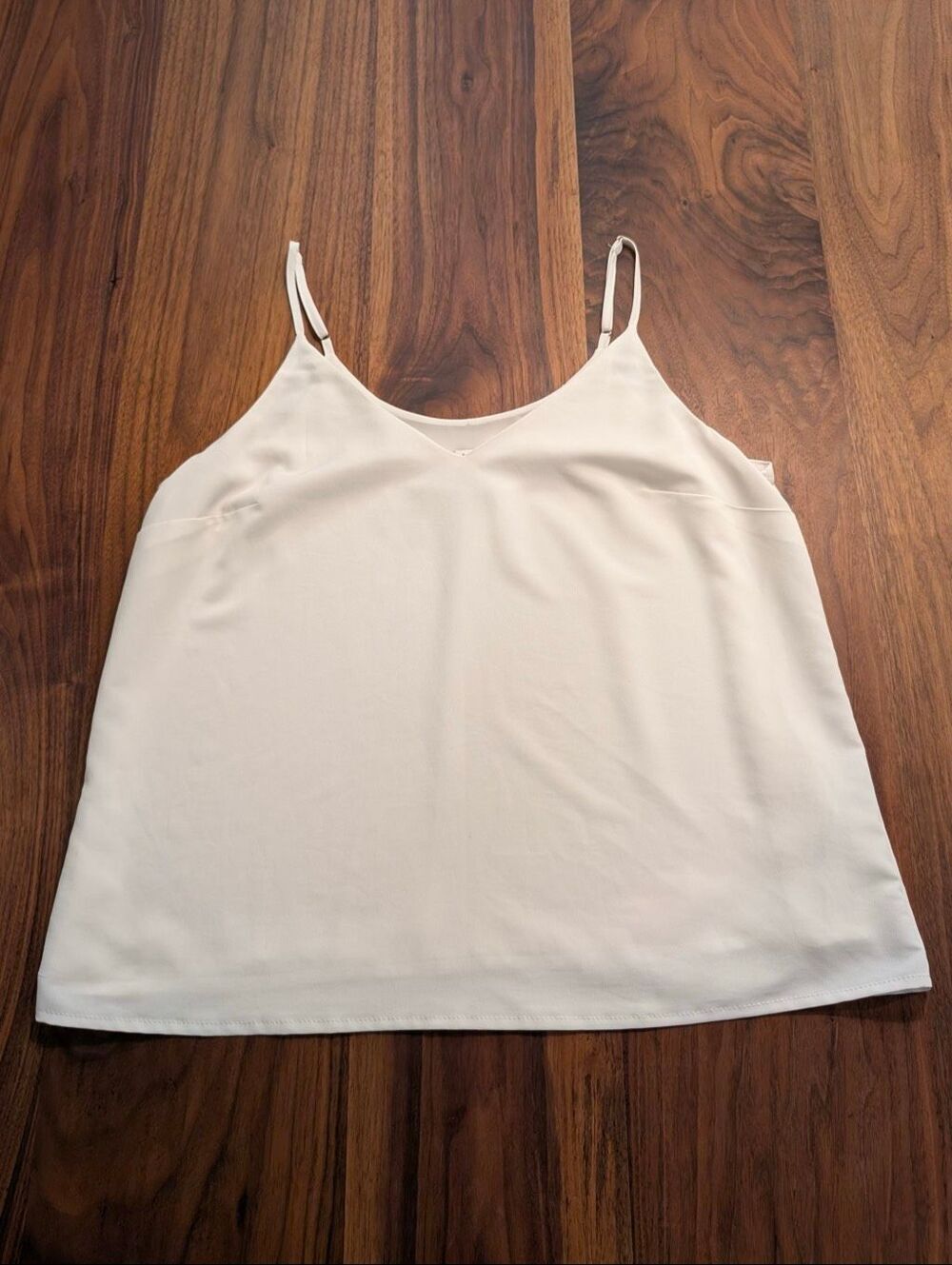 A New Day Women's White Chiffon V-Neck Flowy Camisole Tank Top Size Medium NWOT